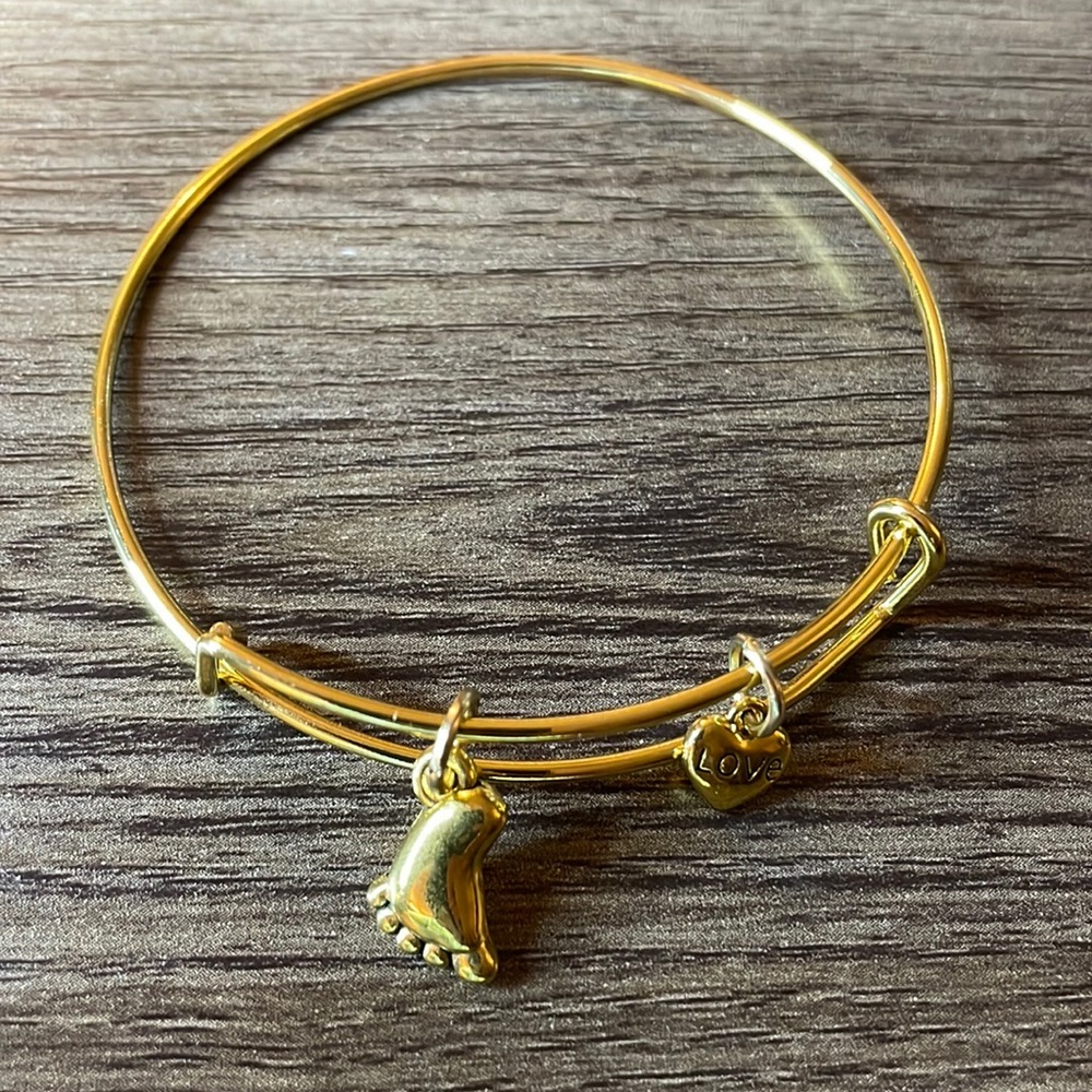 NEW Handmade Charm Bracelet 🦶